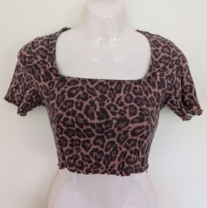 American Eagle Cropped Leopard Print Short Sleeve Shirt XS